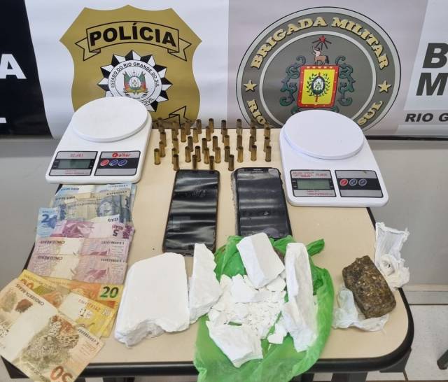 Em ação conjunta PC e BM prendem homem e apreendem drogas avaliadas em R$ 50 mil, em Três de Maio