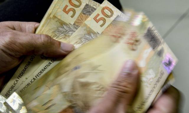 Beneficiários com NIS final 8 recebem hoje Auxílio Brasil