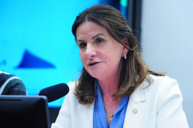Relatora antecipa para terça-feira apresentação de parecer sobre PEC do Piso da Enfermagem