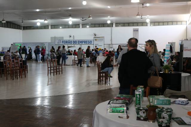 Feirão do Emprego foi realizado ontem em Três de Maio