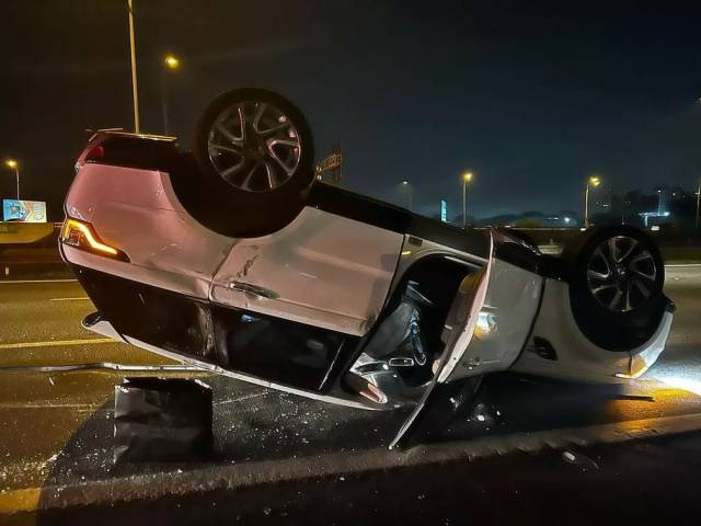 Paula Fernandes capota carro em SP: 'Só sei que eu tô viva e que ontem eu renasci'