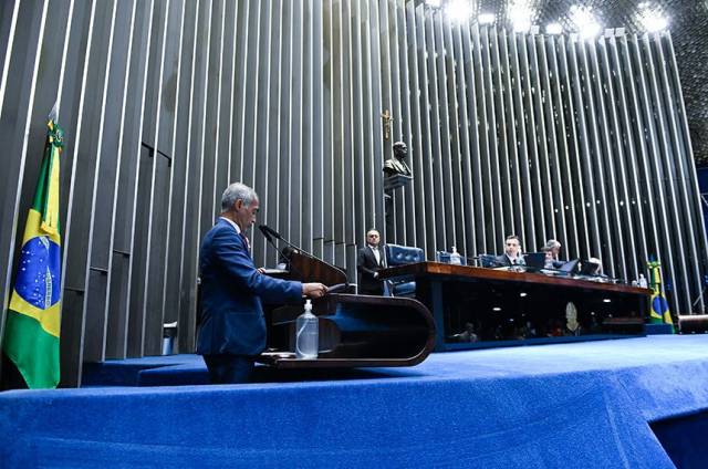 Senado aprova projeto que obriga planos de saúde a cobrirem tratamentos fora do rol da ANS