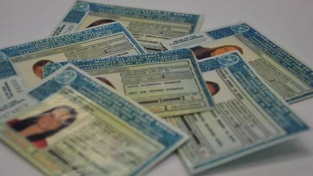 Termina amanhã o prazo para utilização de CNHs vencidas em agosto de 2021