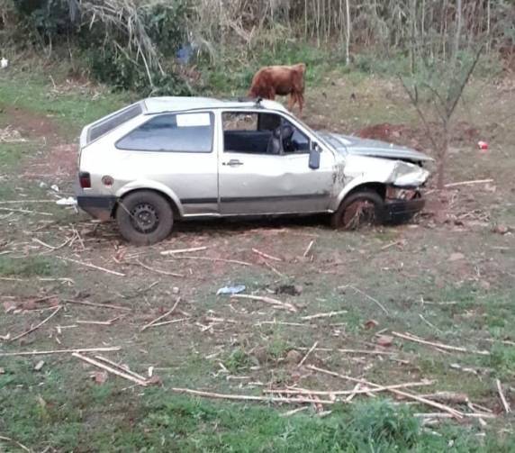 Casal e criança ficam feridos após saída de pista em Três de Maio