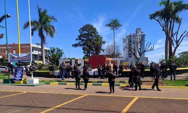 Enfermeiros e técnicos protestam por piso salarial em Três de Maio