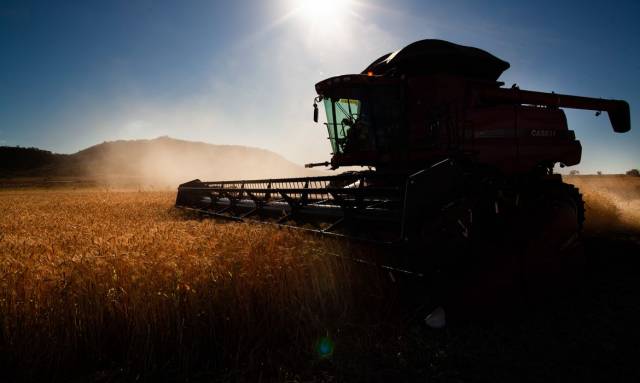 Condutores de máquinas agrícolas agora devem portar registro