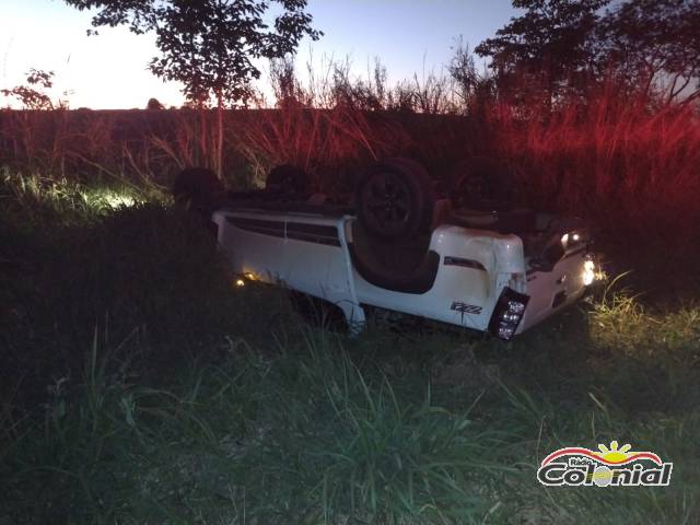 Caminhonete capota na RS-342 em Três de Maio