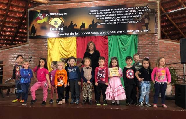 Concurso de cultura gaúcha premia alunos da rede municipal