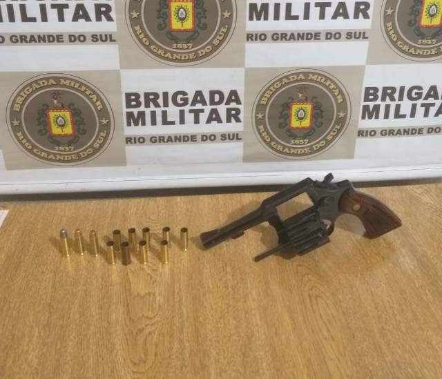 Homem é preso após disparos de arma de fogo em via pública em Independência