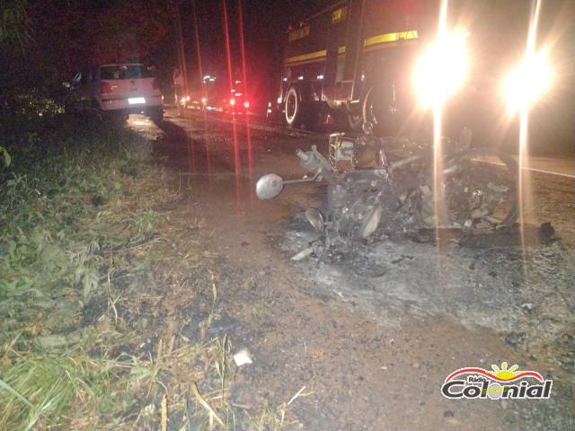 Acidente entre carro e moto deixa uma vítima fatal na BR-472 em Três de Maio