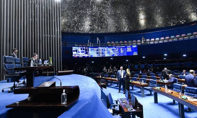 Senado inicia votação da PEC da Transição