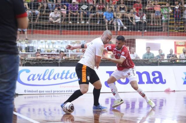 ACBF derrota o Atlântico, em Erechim, e conquista o 14º título do Gauchão de Futsal