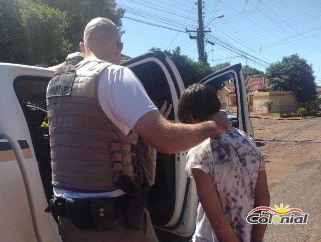 Homem descotrolado provoca alvoroço na Av. Santa Rosa, em Três de Maio