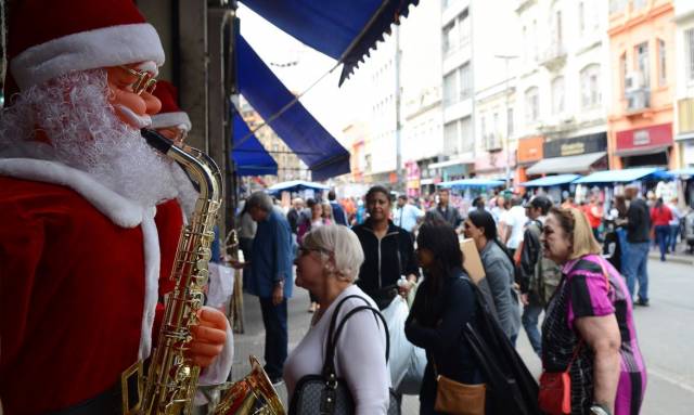 Procon esclarece consumidores sobre trocas de presentes de Natal