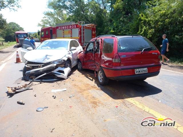 Colisão frontal deixa dois feridos na BR-472 em Três de Maio