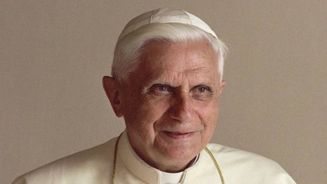 Papa emérito Bento XVI morre aos 95 anos