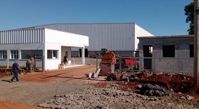 Fornecedora de peças para a John Deere inicia atividades em T. de Maio nesta segunda