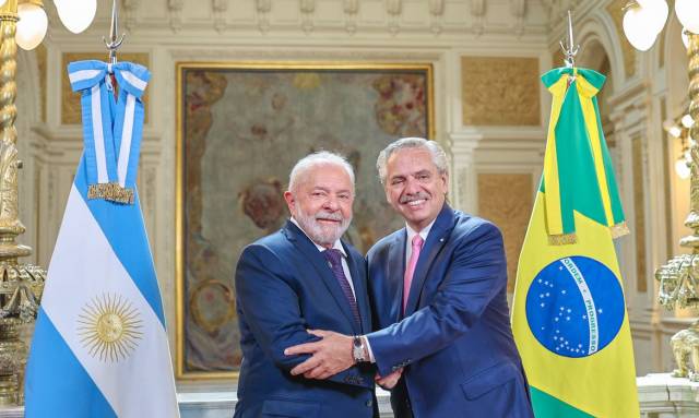 Brasil e Argentina estudam criar moeda única para trocas comerciais