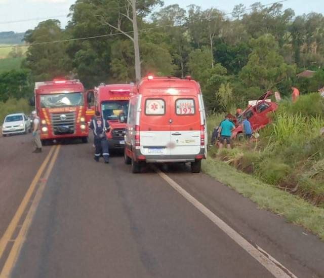 Colisão entre veículos deixa cinco pessoas feridas na RS-307 em Santa Rosa