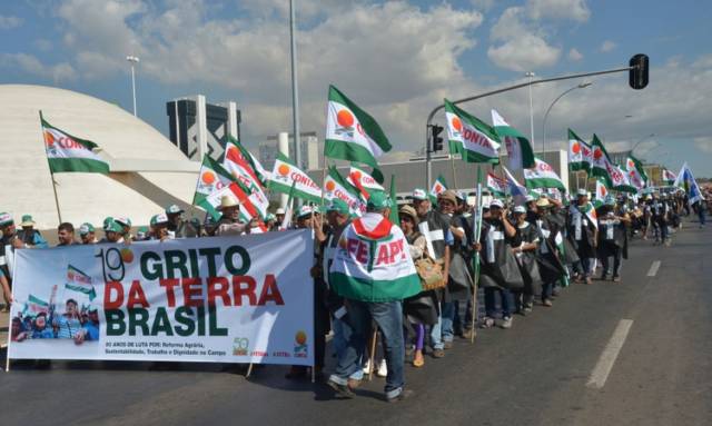 Contag entrega ao governo reivindicações do Grito da Terra Brasil