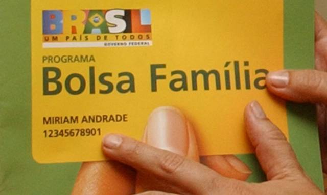 Governo bloqueia 1,2 milhão de cadastros do Bolsa Família