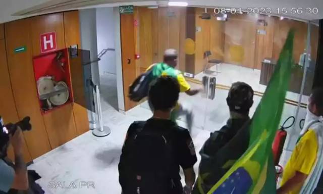 GSI divulga imagens do dia da invasão no Palácio do Planalto