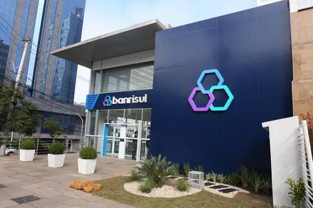 Banrisul abre seleção para mais de 900 vagas de estágio