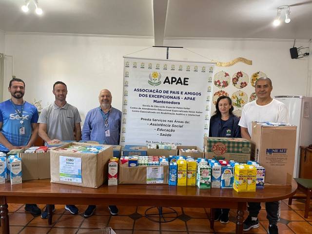 Sesc Três de Maio doa 300 litros de leite para a Apae