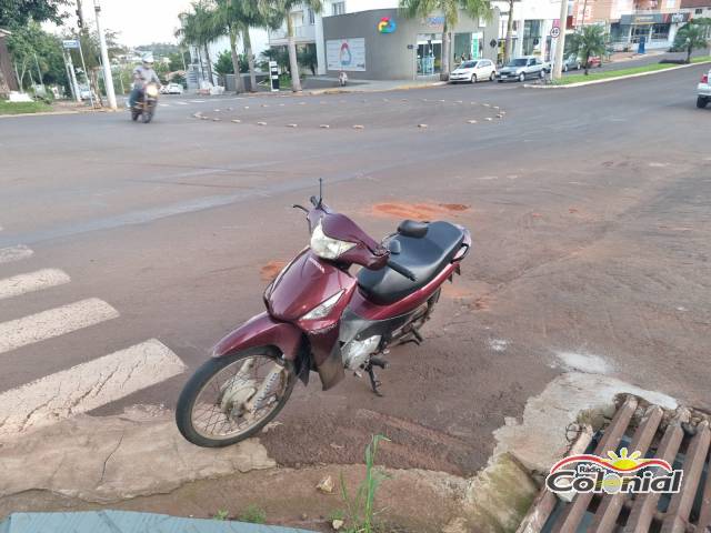 Colisão entre carro e moto deixa uma pessoa ferida no Centro de Três de Maio