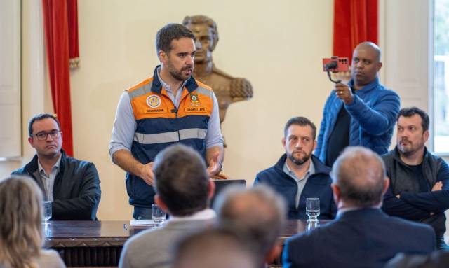 Leite pede a ministros menos burocracia para reconstruir áreas afetadas por enchentes