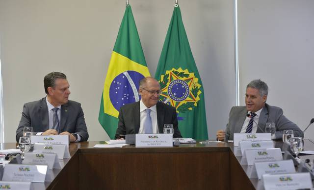 Alckmin determina criação de Grupo de Trabalho para definir ações para o setor lácteo