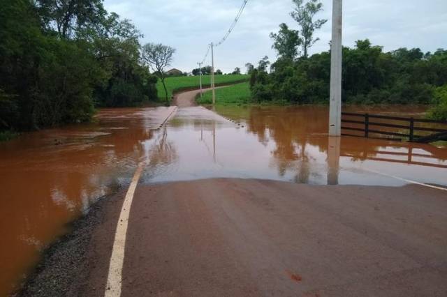 Travessias de balsas em Porto Mauá estão suspensas