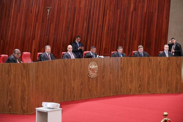Maioria do TSE condena Bolsonaro por abuso de poder no Bicentenário da Independência