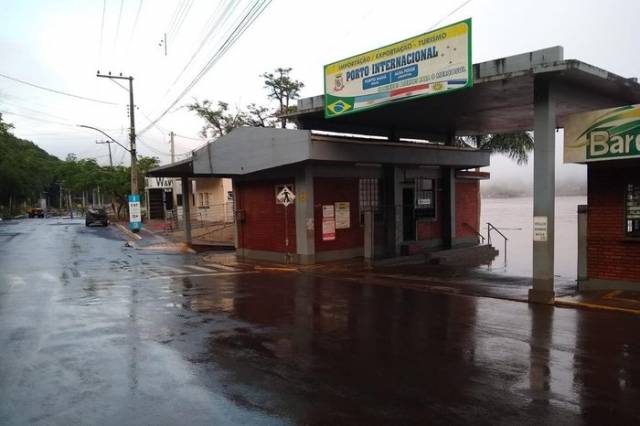 Travessias de balsa entre Brasil e Argentina seguem suspensas