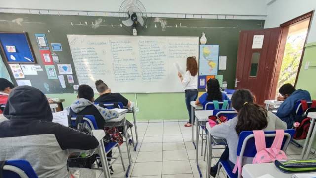 Divulgado resultado com a classificação preliminar do concurso para professor da Rede Estadual