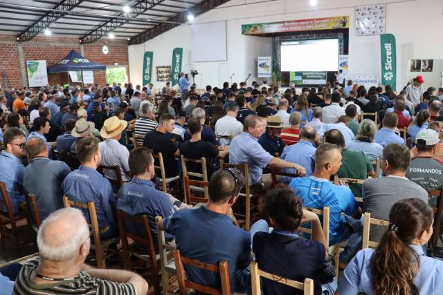 Seminário de irrigação reúne 45 municípios em Santa Rosa