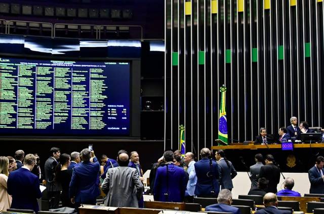 Congresso derruba veto à desoneração da folha de 17 setores econômicos