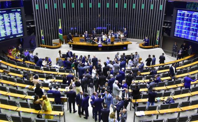 Congresso derruba veto de Lula e mantém marco temporal indígena