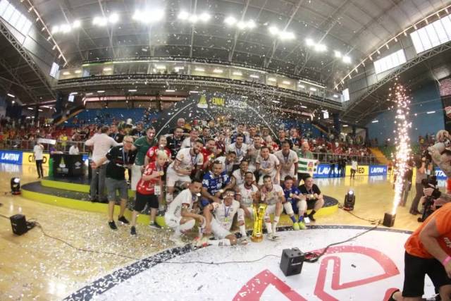 Atlântico vira nos últimos segundos e é campeão da Liga Nacional de Futsal