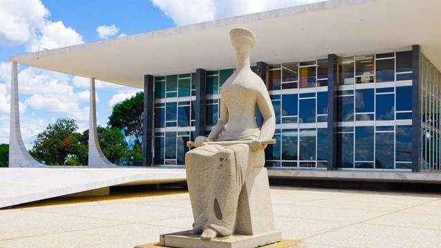 Moraes autoriza busca e apreensão contra Carlos Bolsonaro no caso Abin