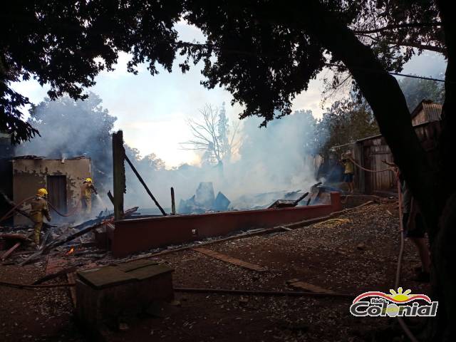 Casa é consumida após incendiar no interior de Boa Vista do Buricá