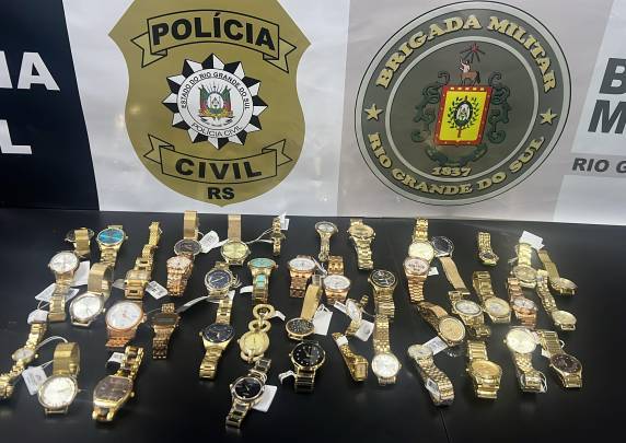 Brigada Militar recupera relógios furtados de relojoaria em Três de Maio