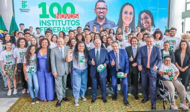 Lula anuncia criação de 100 novos Institutos Federais