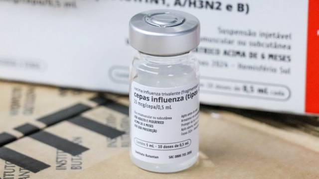 RS recebe 480 mil doses de vacinas contra a gripe