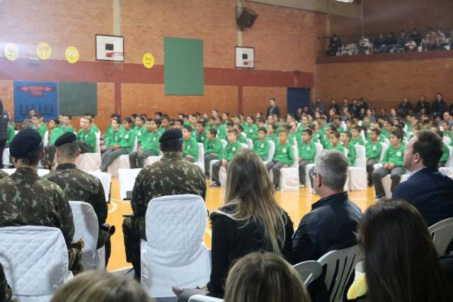 O que vai acontecer com as escolas cívico-militares?