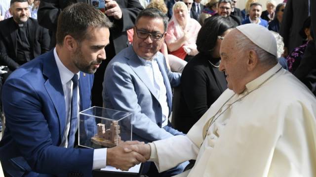 Governador convida Papa Francisco para vir ao Rio Grande do Sul em 2026