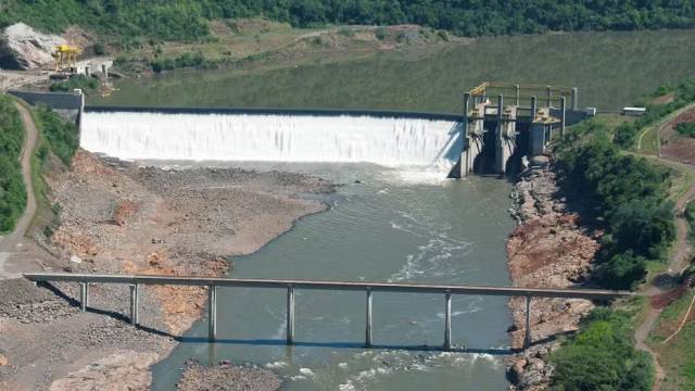 Barragem entre Cotiporã e Bento Gonçalves se rompe parcialmente