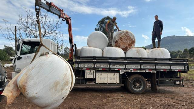 Produtores afetados pelas enchentes recebem doação de alimentos para os animais