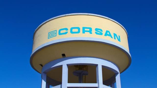 Corsan conserta vazamento na rede de água na Ijuí