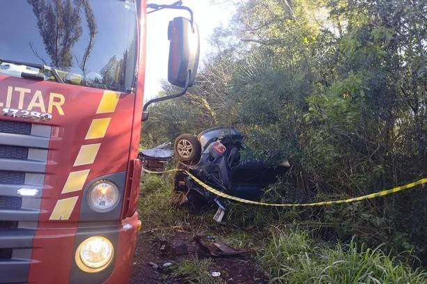 Acidente entre três veículos causa uma morte em Santa Rosa